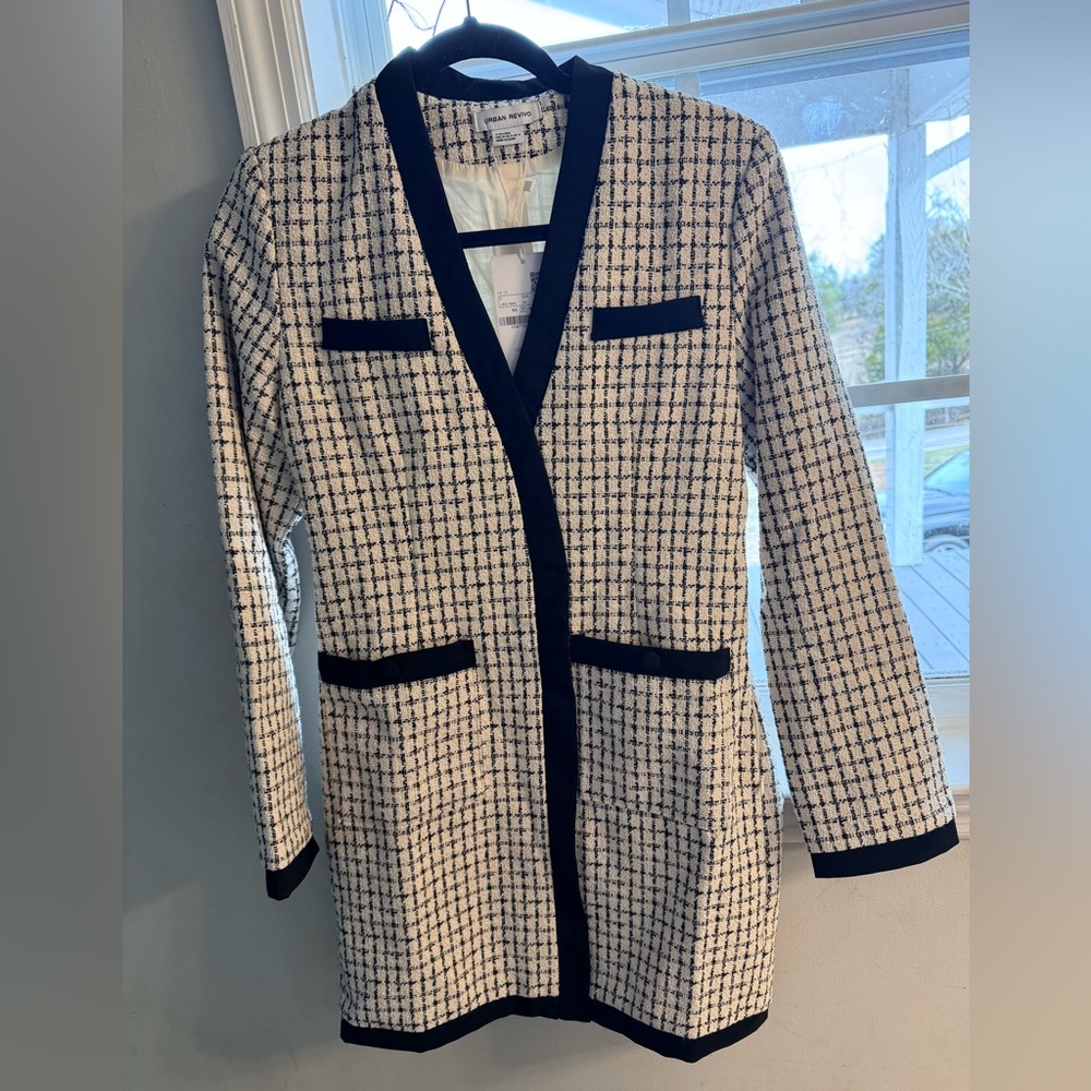 Urban Revivo dress black and white